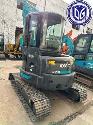 Excavateur de 5,5 t à propulsion puissante