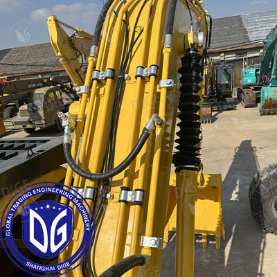 Excavateur USED PC200-7 bien conservé avec des capacités de manutention de matériaux efficaces