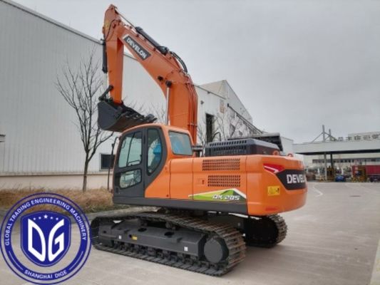 Excavateur Doosan de 20,5 tonnes utilisé avec fonctionnalités multiples, très efficace.