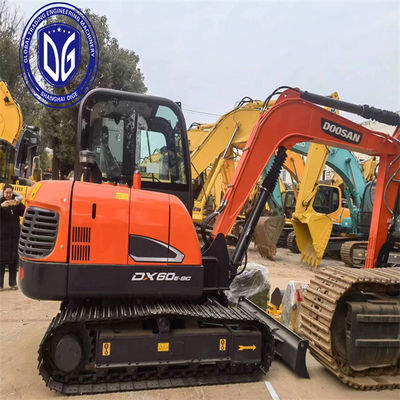 Sécurisé et stable DX60 Utilisé Doosan 6 Tonnes Excavator Utilisé Mini avec entièrement mis à niveau