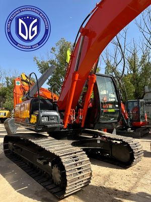 Une excavatrice utilisée de 12 tonnes, en excellent état, à vendre.