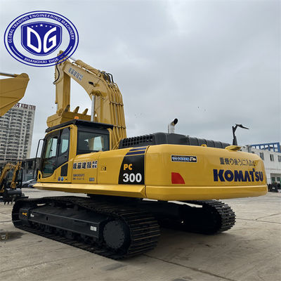 Excavateur Komatsu PC300 pour les besoins de construction