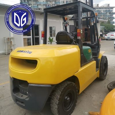 5t utilisée Komatsu FD50 puissante voiture élévatrice hydraulique utilisée