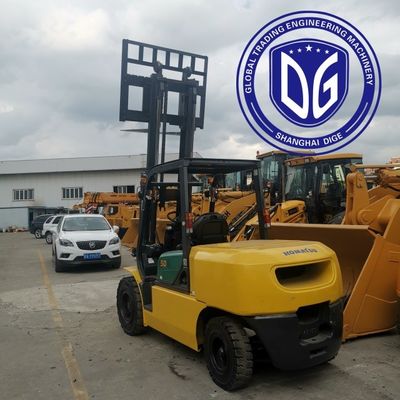 5t utilisée Komatsu FD50 puissante voiture élévatrice hydraulique utilisée