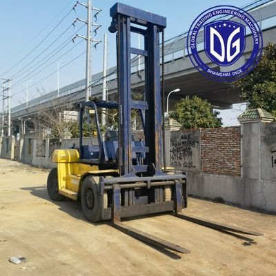 10t FD100 chariot élévateur Komatsu d'occasion avec une machine hydraulique puissante