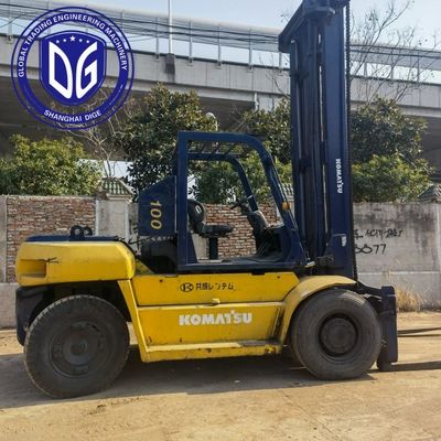 10t FD100 chariot élévateur Komatsu d'occasion avec une machine hydraulique puissante