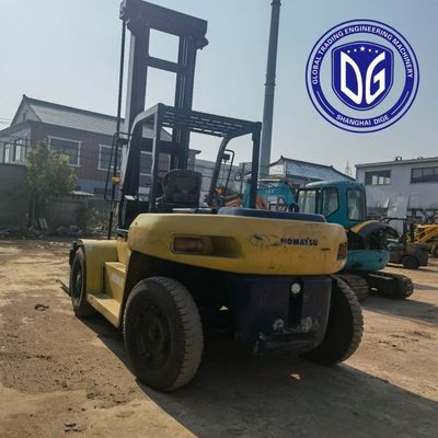 10t FD100 chariot élévateur Komatsu d'occasion avec une machine hydraulique puissante