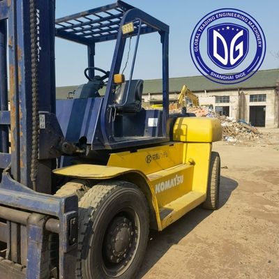 10t FD100 chariot élévateur Komatsu d'occasion avec une machine hydraulique puissante