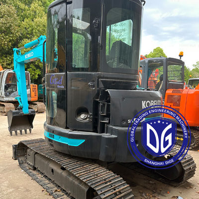 Une mini-excavatrice hydraulique KOBELCO SK55 utilisée.5.5 tonnes, 90% neuf, prêt à être vendu maintenant.