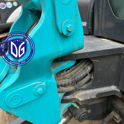 Une mini-excavatrice hydraulique KOBELCO SK55 utilisée.5.5 tonnes, 90% neuf, prêt à être vendu maintenant.