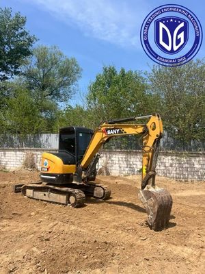 Excavateur polyvalent Sany SY55C pour diverses applications de construction