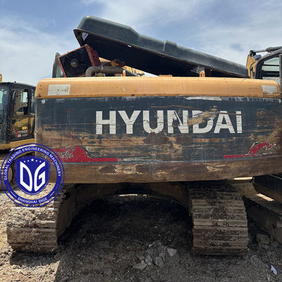 Excavateur hydraulique Hyundai 225 22,5 tonnes, en bon état, à vendre.