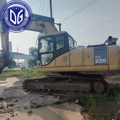 Excavateur Komatsu PC220-7 de 22 tonnes, originaire du Japon, prêt à être vendu.