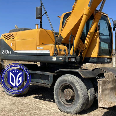 Excavateur à roues Hyundai Modèle 210W-9 Original et en bon état À vendre