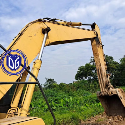 Débloquez le plein potentiel de vos projets de construction avec la pelle PC200 de Komatsu