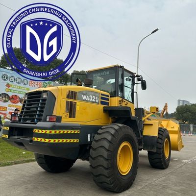 Chargeur hydraulique Komatsu Wa320 polyvalent pour une manipulation rapide et facile des matériaux