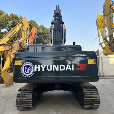 Excavatrice Hyundai utilisée pour les besoins de la construction