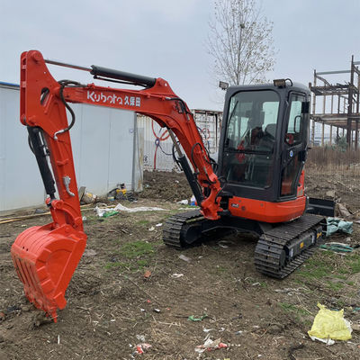 Une excavatrice Kubota U35 rend votre travail plus rapide et plus facile grâce à une maintenance pratique