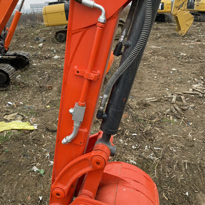 Une excavatrice Kubota U35 rend votre travail plus rapide et plus facile grâce à une maintenance pratique