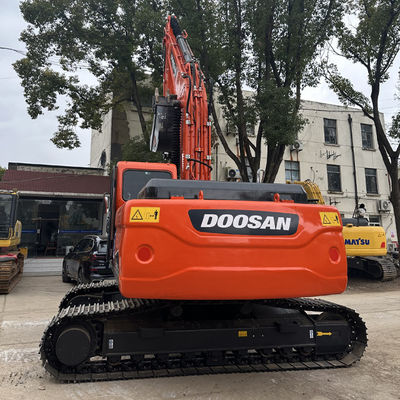 Excavatrice de type Doosan DX225 Excellente performance et fiabilité pour vos projets de construction