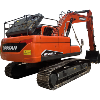 Doosan DX225 à prix abordable Excavator Crawler type de déplacement Excellent état