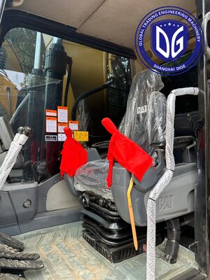 Une chenille d'occasion fiable 320D est disponible en Bolivie