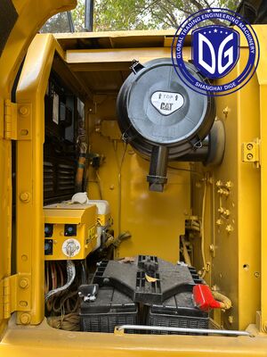 Une chenille d'occasion fiable 320D est disponible en Bolivie