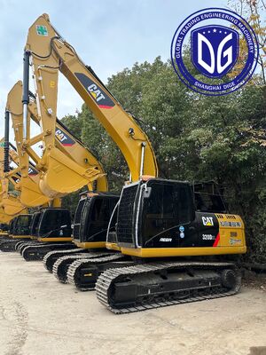 Une chenille d'occasion fiable 320D est disponible en Bolivie